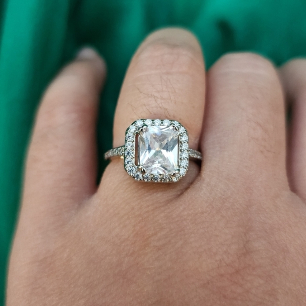 Size 9 Silver Tone Clear Stone Ring Bridal Travel Promise Ring